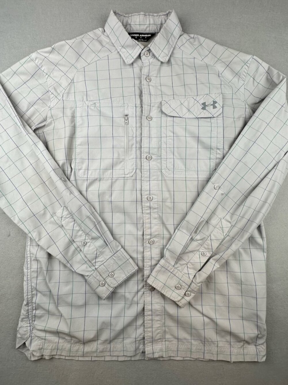 Under Armour Men's M Gray Plaid Button Up Long Sleeve Fishing Activewear Shirt